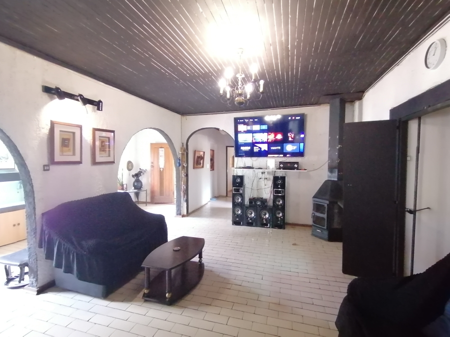 7 Bedroom Property for Sale in Stilfontein North West